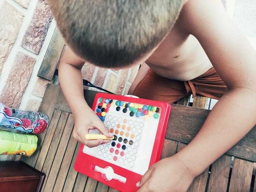 MAGDOTS Magnetic Board