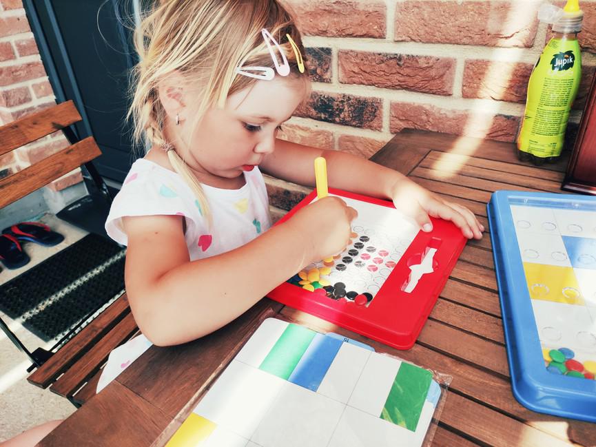 MAGDOTS Magnetic Board