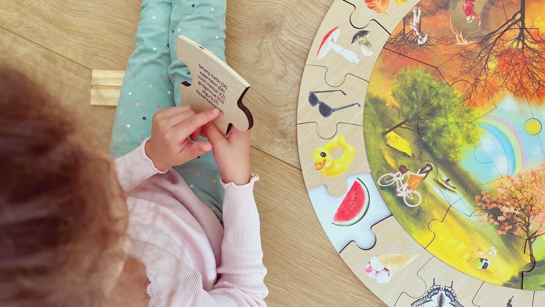 Are you looking for a toy that entertains and supports your child's development?  Floor puzzles are the perfect choice!